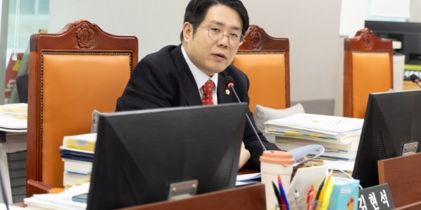 251124 김현석 의원, 통합운영학교, 과밀,운영혼란 심각..정책 원점 재검토 필요.jpg