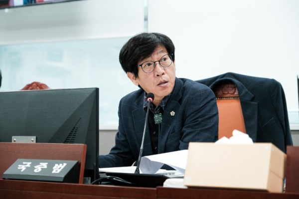 251125 국중범 의원, “도민 복지예산 전액 삭감하고 행사예산 10억 편성” 자치행정국 예산안 전면 재검토 촉구.jpg