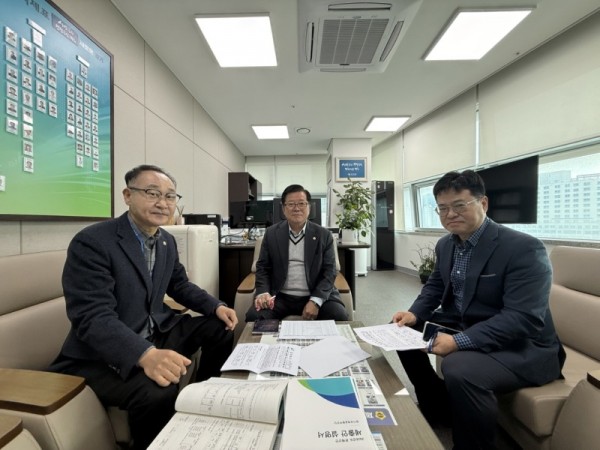 251126 김영민 의원, ‘양지지구-서울역’·‘강남대-서울역’ 직행 광역버스 2개 노선 확정 환영 (1).jpg