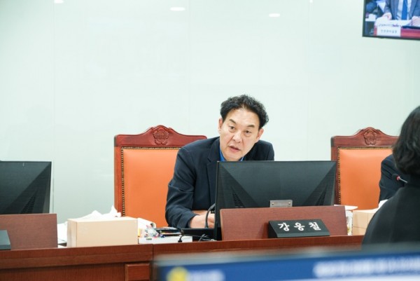 251127 강웅철 의원, 자치경찰위원회 예산 산출근거 미비 질타.jpg