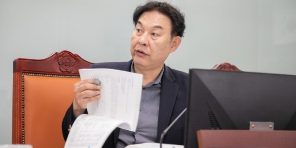 251128 강웅철 의원 소방 예산서 행감 지적사항 등 필수 항목 누락 질타.jpg
