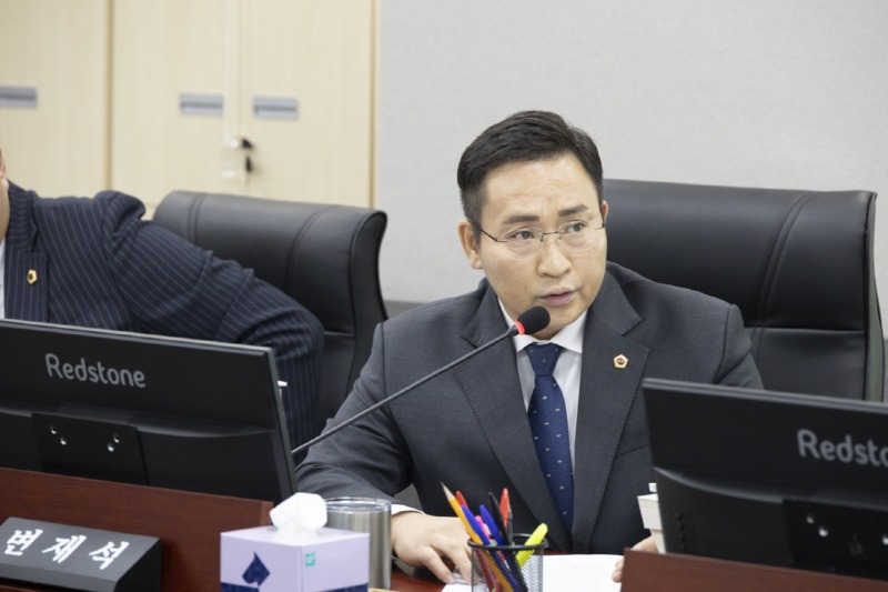 251201 변재석 의원, “학교 안전예산 대폭 감액·세세부사업 40% 통폐합... ‘깜깜이 예산’ 구조 우려” (1).jpg