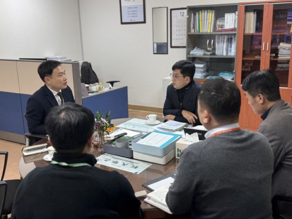 251202 이호동 의원, 수원시청 찾아 영통소각장 이전 논의... “수원시민 희생에 정당한 보상 필요” (1) (1).jpg