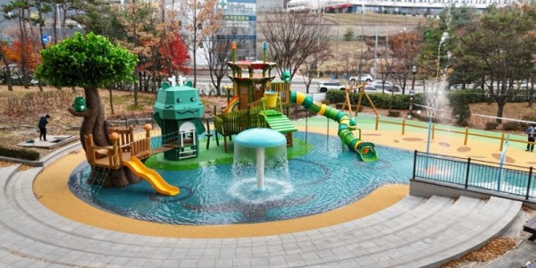 6. 동백지구 늘찬근린공원 물놀이장 조성사업 현장 모습.jpg