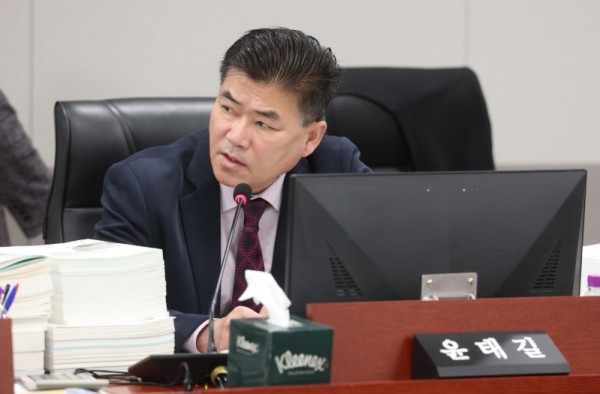 251209 윤태길 의원, “혈세 낭비 ‘경기GTV’ 전액 삭감 칼 빼들었다... 공식 채널로 통합해야”.jpg