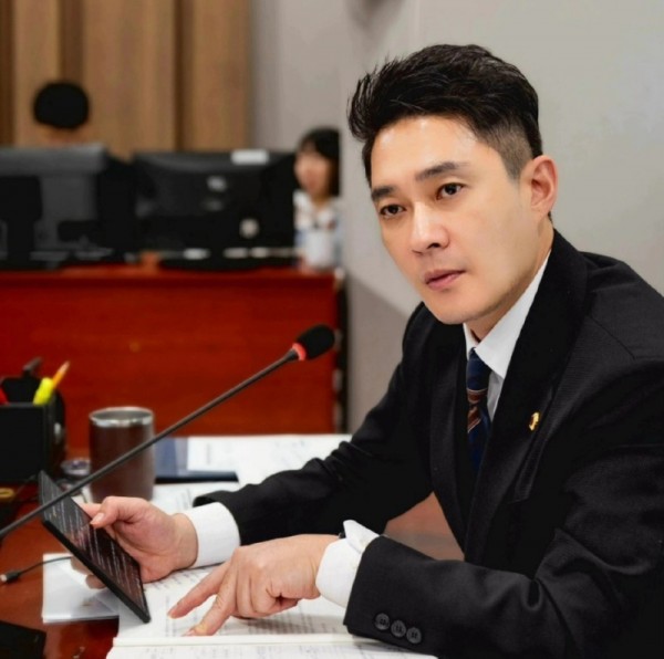 251210 전석훈 의원, ‘실시간 인파 관리시스템’ 모든 소방서 도입 촉구.jpg