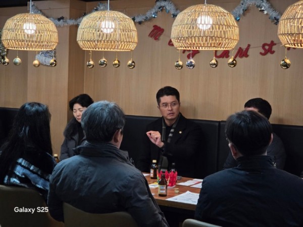 251217 이재영 의원, 전통시장,배달특급 시범사업 간담회 참여...공공플랫폼 연계로 전통시장 판 바꾼다!.jpg