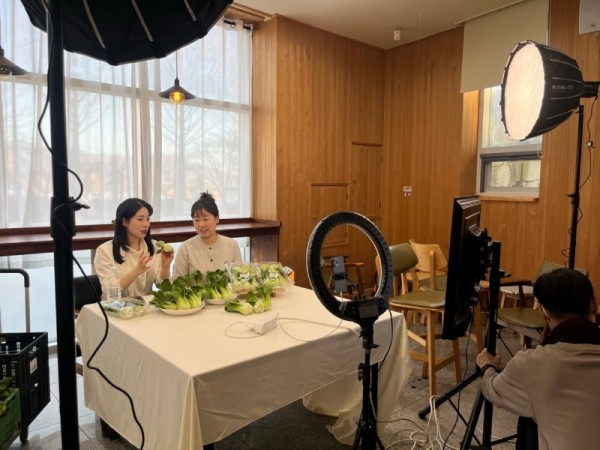 2. 용인특례시는 최근 용인시농업기술센터에서 청년농업인을 대상으로 ‘2025년 라이브커머스 교육’을 했다.jpg