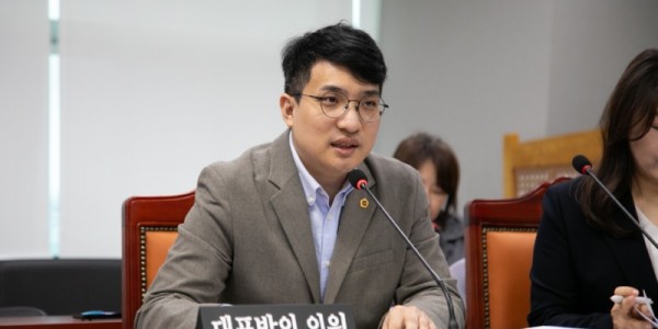 251223 장민수 의원, “청년이 머물고 성장하는 도시로”... 청년친화도시 조성 조례 상임위 통과 (1).jpg