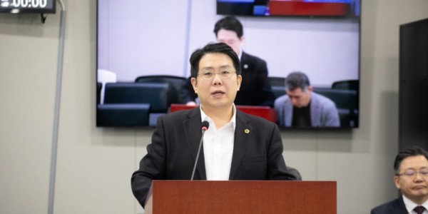 251223 김현석 의원 대표발의, 위례과천선 과천 제안 노선 촉구 건의안 상임위 통과.jpg