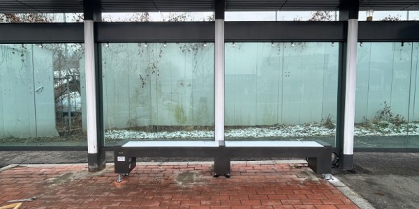 251226_용인특례시 처인구가 지역내 10곳의 버스정류장에 온열의자를 설치했다..JPG