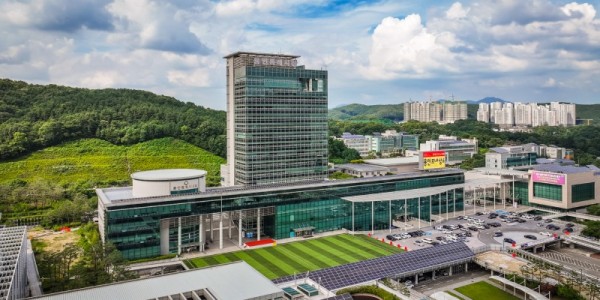 5. 용인특례시청사 전경 - 복사본.jpg
