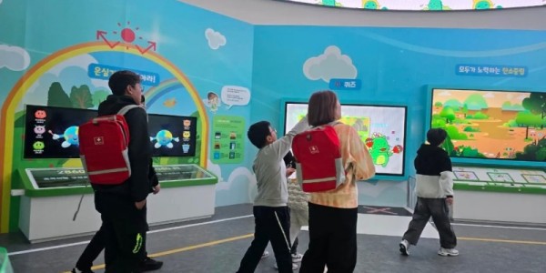 6. 용인특례시 환경교육센터에서 이뤄지는 기후탐험대 프로그램 모습.jpg