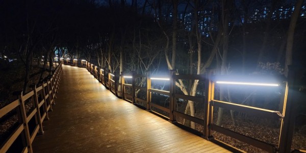 1-1. 용인특례시가 수지구 상현동 서봉숲속 근린공원에 조성한 서봉숲길.jpg