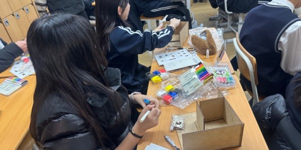 2. 용인시박물관은 12월 한 달간 중학생 대상 큐레이터 진로체험 프로그램을 운영했다 (1).jpeg