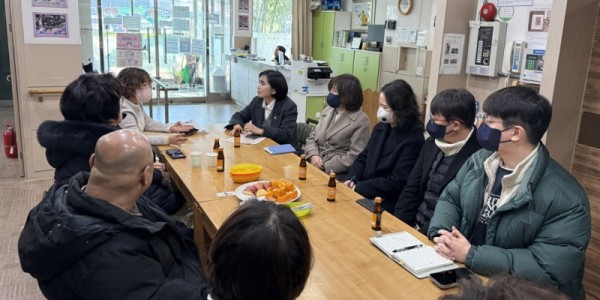 260108 황세주 의원, 고색요양원 찾아 현장 민원 청취...복지 현장 목소리에 더욱 귀 기울일 것.jpg