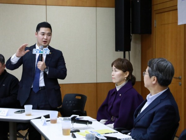 260114 최민 의원,  “스피돔 유휴부지, 규제 넘고 균형인프라로”...김동연 지사 ‘달달버스’서 현장 해법 촉구 (1).jpg