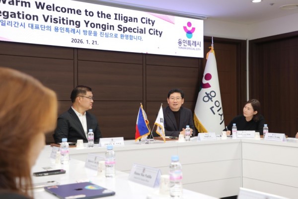 12-1. 이상일 시장은 21일 시청 접견실에서 프레데릭 위 시아오 필리핀 일리간시장과 간담회를 했다.JPG