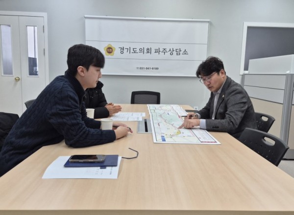 260121 조성환 의원, ‘갈현~축현 도로확장’ 6~7월 착공 논의.jpg