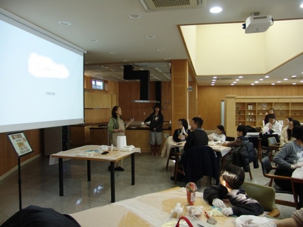 7. 24일 농촌테마파크에서 진행된 타르트 만들기 체험 모습.JPG