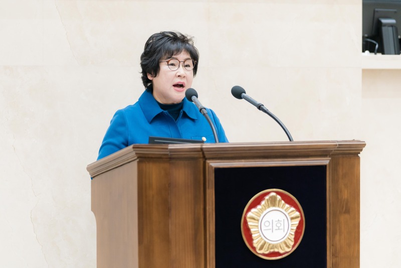 사진１。 용인특례시의회 장정순 의원이 5일 열린 제300회 임시회 제1차 본회의에서 5분 자유발언을 하고 있다。.jpeg